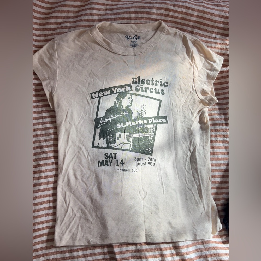 Brandy Melville t-shirt